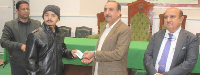 "Empowering Education: Sindh Agriculture University Vice Chancellor encourages students to establish a Scholarship Society and emphasizes on merit-based scholarships and an e-portal for internship support."